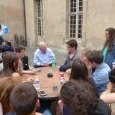 Avec Georges Morin, dans la cour du foyer des (…)